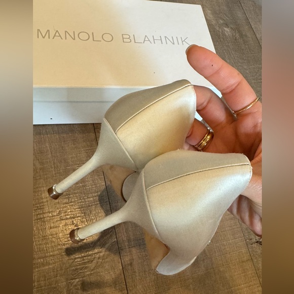 Sold Manolo Blahnik Hangisi Pump 38 - Picture 4 of 10